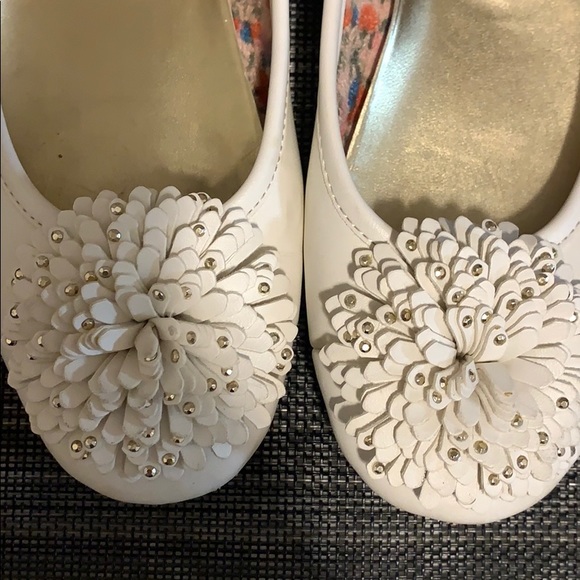 Anne Klein Iflex Bambam ballet flats. - Picture 2 of 6